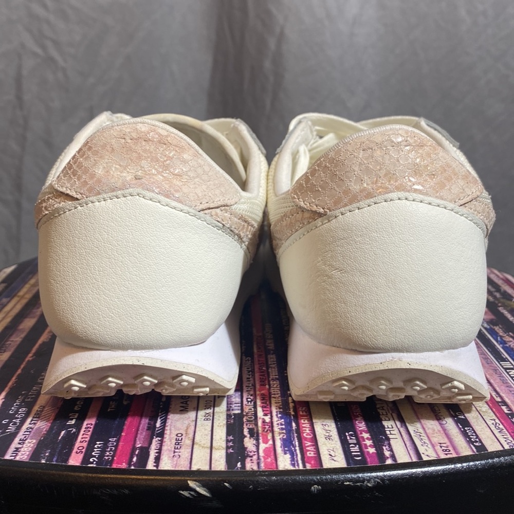 Wmns Nike Day Break Sail Snakeskin Sneakers - Picture 8 of 15